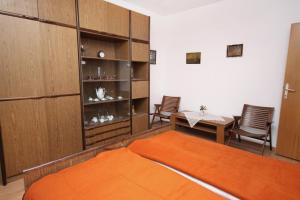 Apartments with parking space Supetar, Brac - 6026