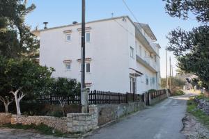 Apartments with parking space Slatine, Ciovo - 5999
