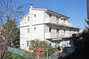 Apartments with parking space Slatine, Ciovo - 5999