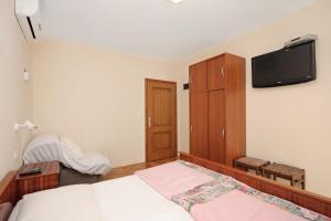 Apartments by the sea Duce, Omis - 5987