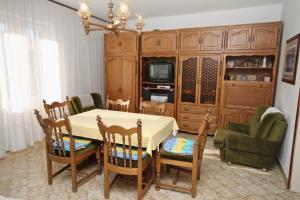 Apartments by the sea Supetar, Brac - 6040