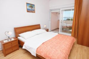 One-Bedroom Apartment with Terrace and Sea View room in Apartment Tkon 6215c