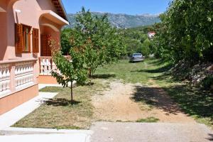 Apartments with a parking space Rovanjska, Paklenica - 6209