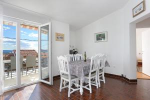 Apartments by the sea Seget Vranjica, Trogir - 6094