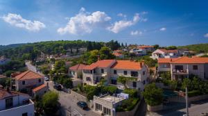 Apartments by the sea Postira, Brac - 6053