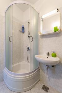 Holiday house with a parking space Postira, Brac - 6052