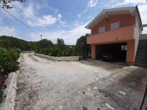 Apartments with a parking space Vinisce, Trogir - 6117