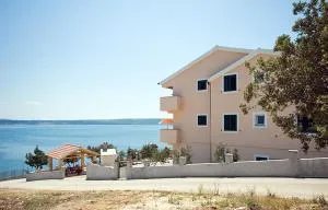 Seaside apartments with a swimming pool Posedarje, Novigrad - 6162 - Posedarje