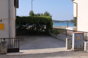 Apartments by the sea Zaboric, Sibenik - 6097