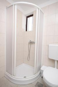 Apartments by the sea Zaboric, Sibenik - 6097