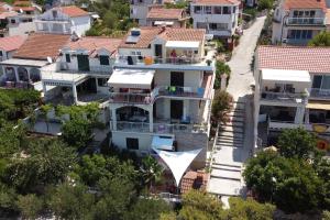 Apartments by the sea Grebastica, Sibenik - 6135