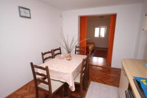 Apartments by the sea Nin, Zadar - 6125