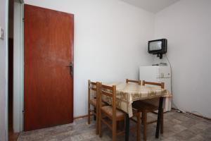 Apartments with parking space Grebastica, Sibenik - 6103