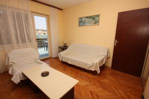 Apartments by the sea Tisno, Murter - 6106