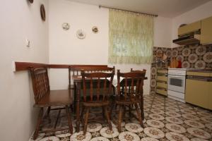 Apartments by the sea Tisno, Murter - 6106