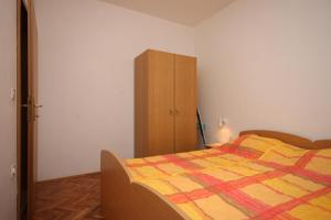 Apartments by the sea Sukosan, Zadar - 6120