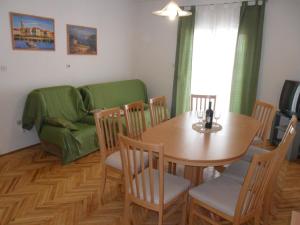 Three-Bedroom Apartment with Terrace and Sea View room in Apartments with a parking space Ljubac Zadar - 6141
