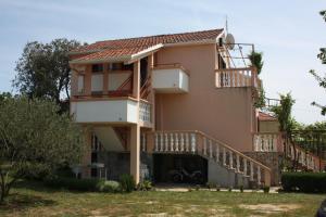 Apartments with a parking space Turanj Biograd  6197