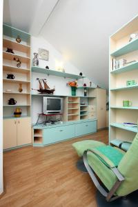 Apartments by the sea Baska Voda, Makarska - 6081