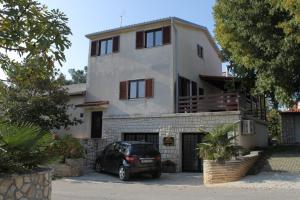 Apartments with a parking space Banjole, Pula - 7488