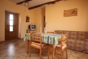 Holiday house with a swimming pool Cepic, Central Istria - Sredisnja Istra - 7404