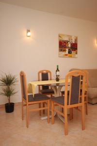 Apartments for families with children Stinjan, Pula - 7423