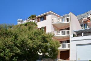 Apartments by the sea Pisak, Omis - 7521