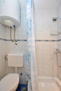 Apartments by the sea Pisak, Omis - 7521