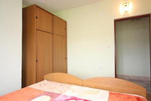 Family-friendly apartments with swimming pool Podgradina, Novigrad - 6198