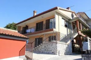 Apartments with a parking space Strmac, Labin - 7402 - 拉维尼
