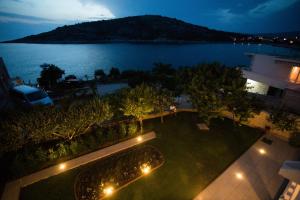 Apartments by the sea Razanj, Rogoznica - 7484