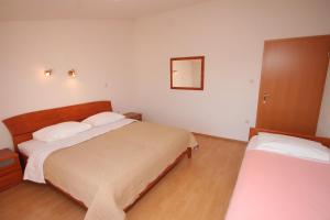 Family-friendly apartments with swimming pool Seget Vranjica, Trogir - 7559