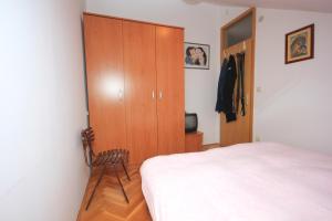 Apartments by the sea Omis - 7577