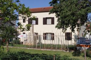 Apartments with a parking space Peroj, Fazana - 7516 