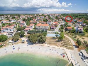 Apartments with a parking space Pjescana Uvala, Pula - 7612 