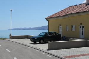 Apartments with a parking space Novi Vinodolski 7503