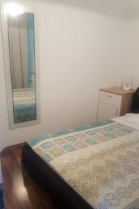 Apartments with a parking space Novi Vinodolski - 7503