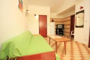 Holiday apartments Pjescana Uvala, Pula - 7652