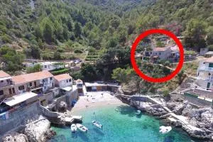 Seaside secluded apartments Cove Pobij, Hvar - 7506 - Visoka