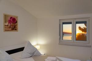 Seaside luxury villa with a swimming pool Medici, Omis - 6071