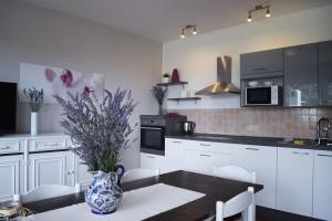 Apartments with parking space Rab - 12383