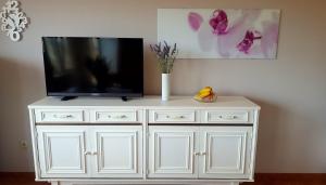 Apartments with parking space Rab - 12383