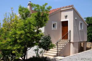 Family friendly house with a swimming pool Vinisce, Trogir - 7510