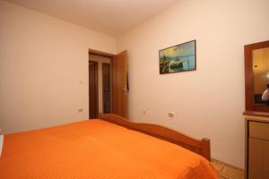 Family friendly house with a swimming pool Vinisce, Trogir - 7510