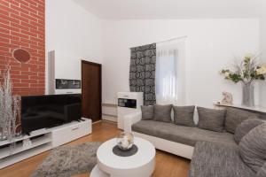 Apartments by the sea Okrug Gornji, Ciovo - 6078