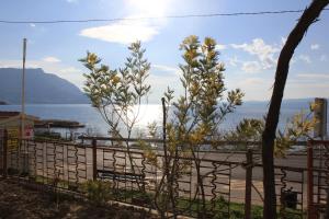 Apartments by the sea Dugi Rat, Omis - 7575