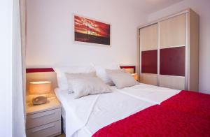 Seaside apartments with a swimming pool Okrug Gornji, Ciovo - 5959