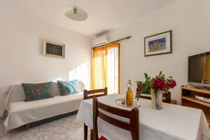 Apartments by the sea Seget Vranjica, Trogir - 5964
