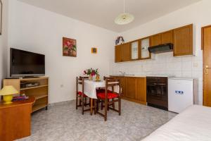 Apartments by the sea Seget Vranjica, Trogir - 5964