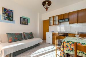Apartments by the sea Seget Vranjica, Trogir - 5964